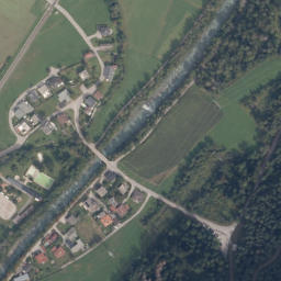 Luftbild: Schwimmbad Leisach
